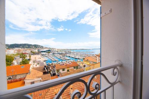 Seaview with Terrace in Cannes
