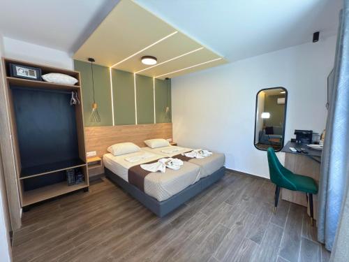Postel nebo postele na pokoji v ubytování Elafonisi Paradise with Parking, WiFi, - Walking Distance to the Beach