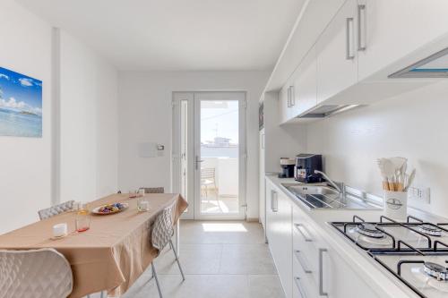 Kuchyň nebo kuchyňský kout v ubytování Residence Fronte Mare