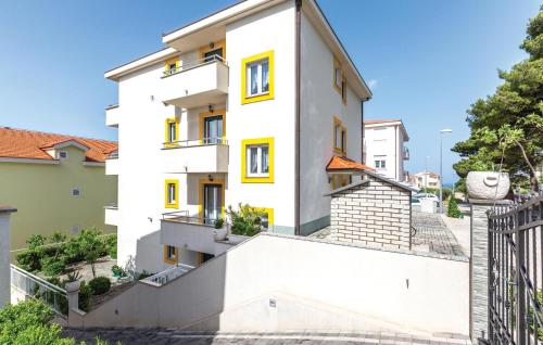 Nice Apartment In Makarska With House Sea View