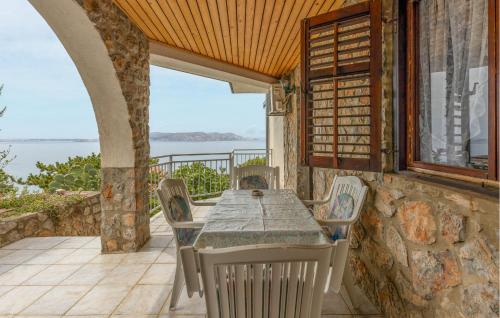 Cozy Apartment In Sveti Juraj With House Sea View