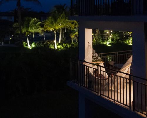 Stylish & Quiet Breathtaking Laguna Views Poolにある庭