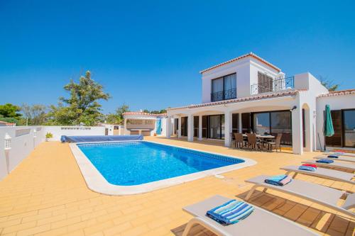 Casa Amora Great holiday Villa in Vale do Milho