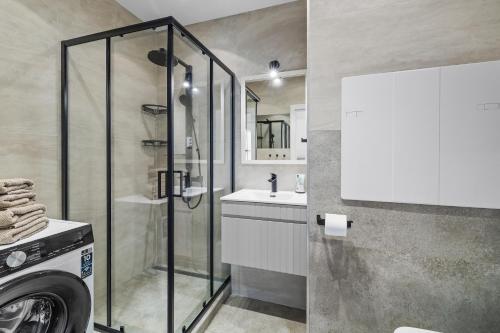 Koupelna v ubytování Spacious 3-Bedroom Apartment with Park View in Petržalka