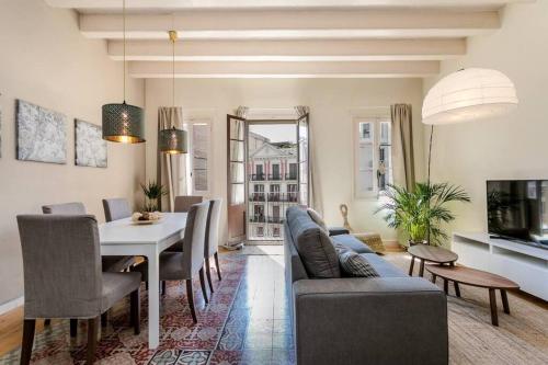 Historical Apartment With Awesome Rooftop
