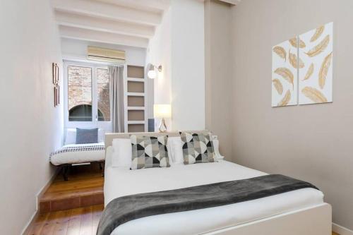 Historical Apartment With Awesome Rooftop