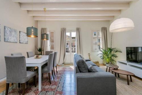 Historical Apartment With Awesome Rooftop
