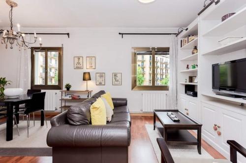 Central 2 Bedroom By Sagrada Familia