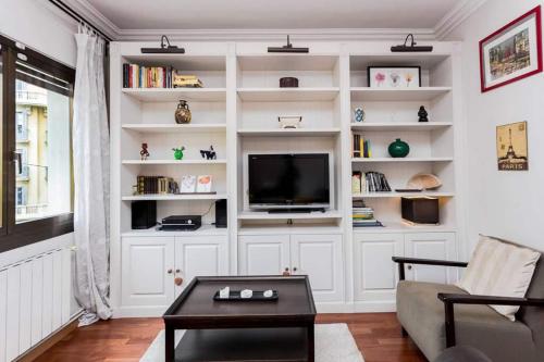Central 2 Bedroom By Sagrada Familia