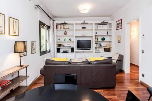 Central 2 Bedroom By Sagrada Familia