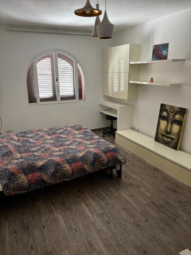 Postel nebo postele na pokoji v ubytování Double bedroom with private bathroom