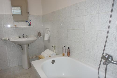 Bilik mandi di Antsah Appartment