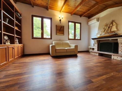 Villa Pinea by LunaSol