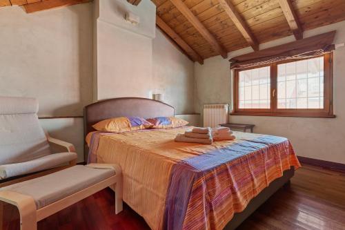 Ampia casa su due piani, a pochi minuti dai Navigli e metro