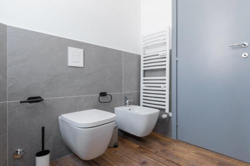 Parcheggio Privato e casa moderna con vista storica