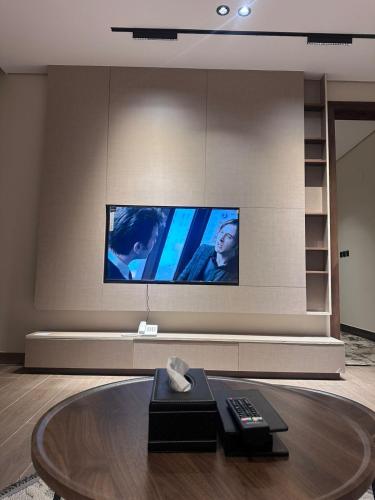 Televisyen dan/atau pusat hiburan di ميثاق للشقق المخدومة