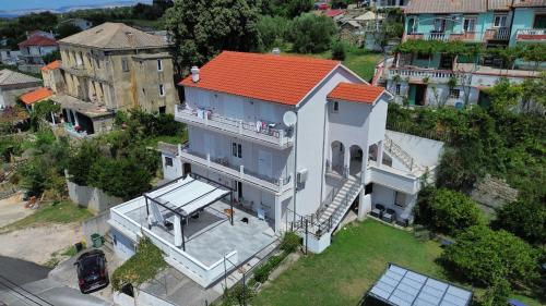 Apartments Maja Lopar