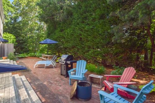 Κήπος έξω από το Walk to Beach Private Patio and Backyard