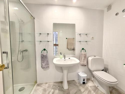 El Capricho Townhouse With Swimming Pool - EaW Homes