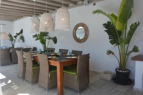 Ruang duduk di Renthousetinos