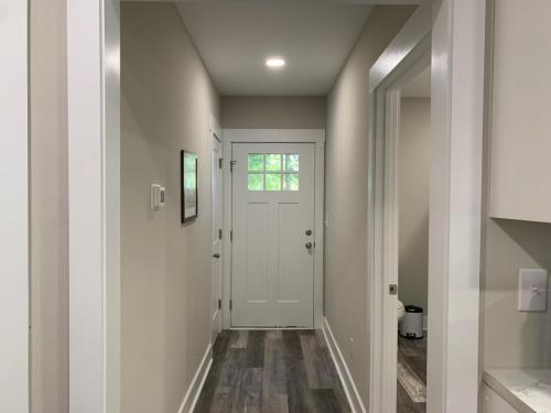 Fotografie z fotogalerie ubytování Three Bedroom Downtown Cottage v destinaci Lincolnton