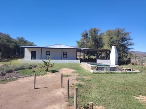 Taman di luar Prinspoort Klein Karoo Stay
