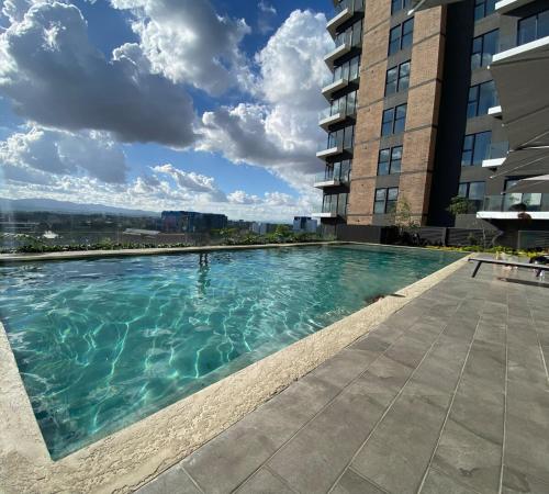 La pileta dentro o cerca de Modern apartment with a pool, 3 rooms