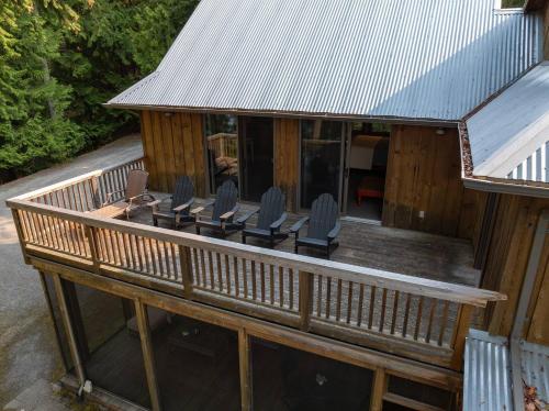 Φωτογραφία από το άλμπουμ του Magical Beachfront, Hot Tub, Private, Spacious σε Eastsound