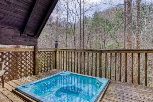 Mountaintop Romance private 10 mins from Gat and PF photo 19