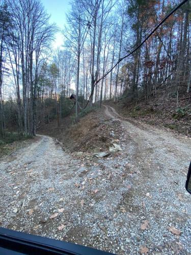 Mountaintop Romance private 10 mins from Gat and PF photo 25