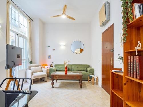 Cubo's Luciano Malaga Apartment & Optional Parking