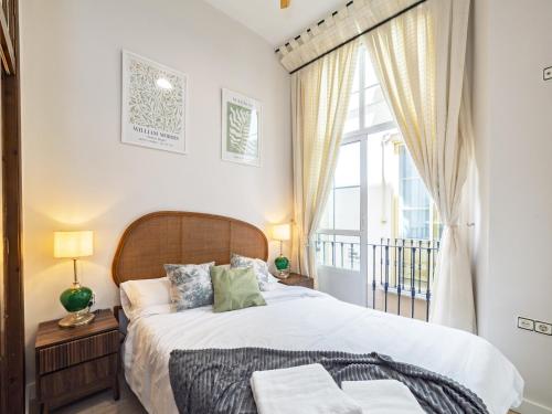 Cubo's Luciano Malaga Apartment & Optional Parking