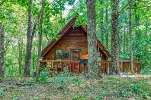 Honeysuckle-Romantic Cabin for 2 on top of the MTN photo 6