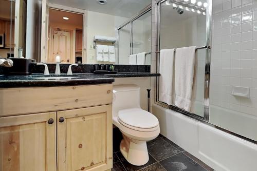 Timberline Condominiums Studio Unit 115 photo 3