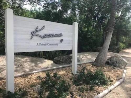 Κήπος έξω από το KAWAMA R5 in Key Largo, Beach, Lagoon, Pools, Tennis, Free Bikes and Canoes
