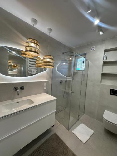 Un baño de Apartamenty Marszallówka