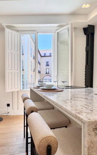 Stylish Plaza Mayor View Prime City Location