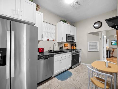 Gallery image of 6 min from River center mall and hospital in San Antonio