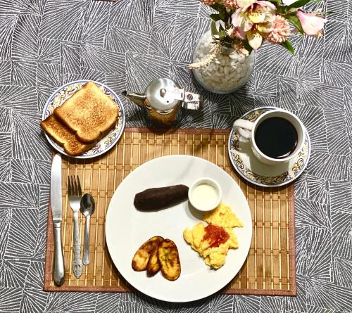 Đồ ăn tại/gần chỗ nghỉ nhà dân