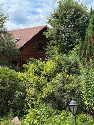 Ein Garten an der Unterkunft Сідус