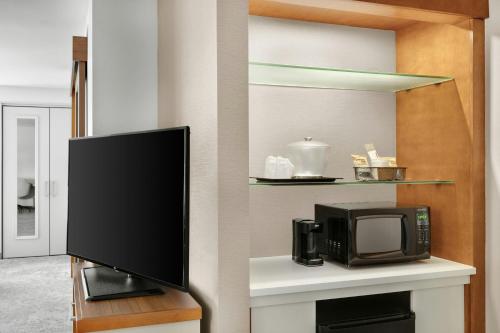 Cuisine ou kitchenette dans l'établissement SpringHill Suites by Marriott Chicago Southeast/Munster, IN