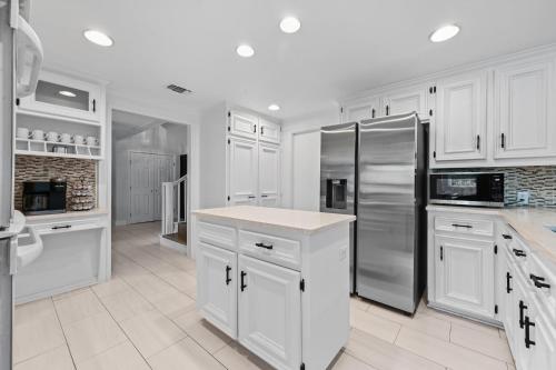Η κουζίνα ή μικρή κουζίνα στο Austin Music Retreat - 5-Bedroom home with Pool and Game Room