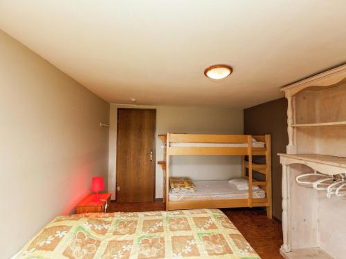 Una cama o camas en una habitación de Ouffet Villa with Sauna, Liège