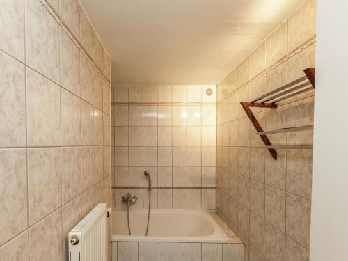 Un baño de Ouffet Villa with Sauna, Liège