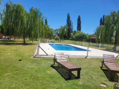 Πισίνα στο ή κοντά στο Cabañas DOÑA LIDIA