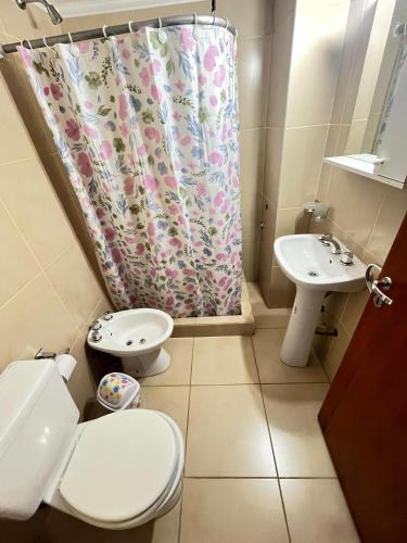 Ένα μπάνιο στο Apart AlemDuplex