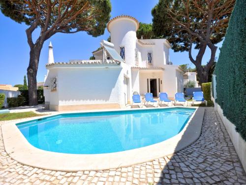 Villa in Vilamoura with Pool near Golf Courses