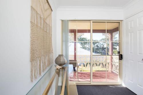 Φωτογραφία από το άλμπουμ του Aquamarine - modern & bright Huskisson townhouse σε Huskisson
