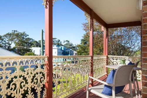 Μπαλκόνι ή βεράντα στο Aquamarine - modern & bright Huskisson townhouse