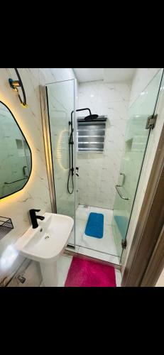 Un baño de NgoZiLiving